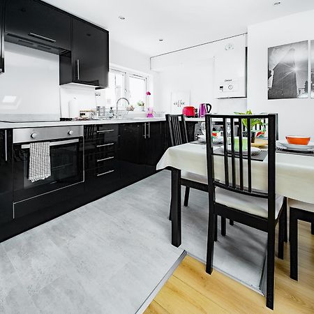Charming London Home, Opp Arnos Grove Underground Station, Parking New Southgate エクステリア 写真