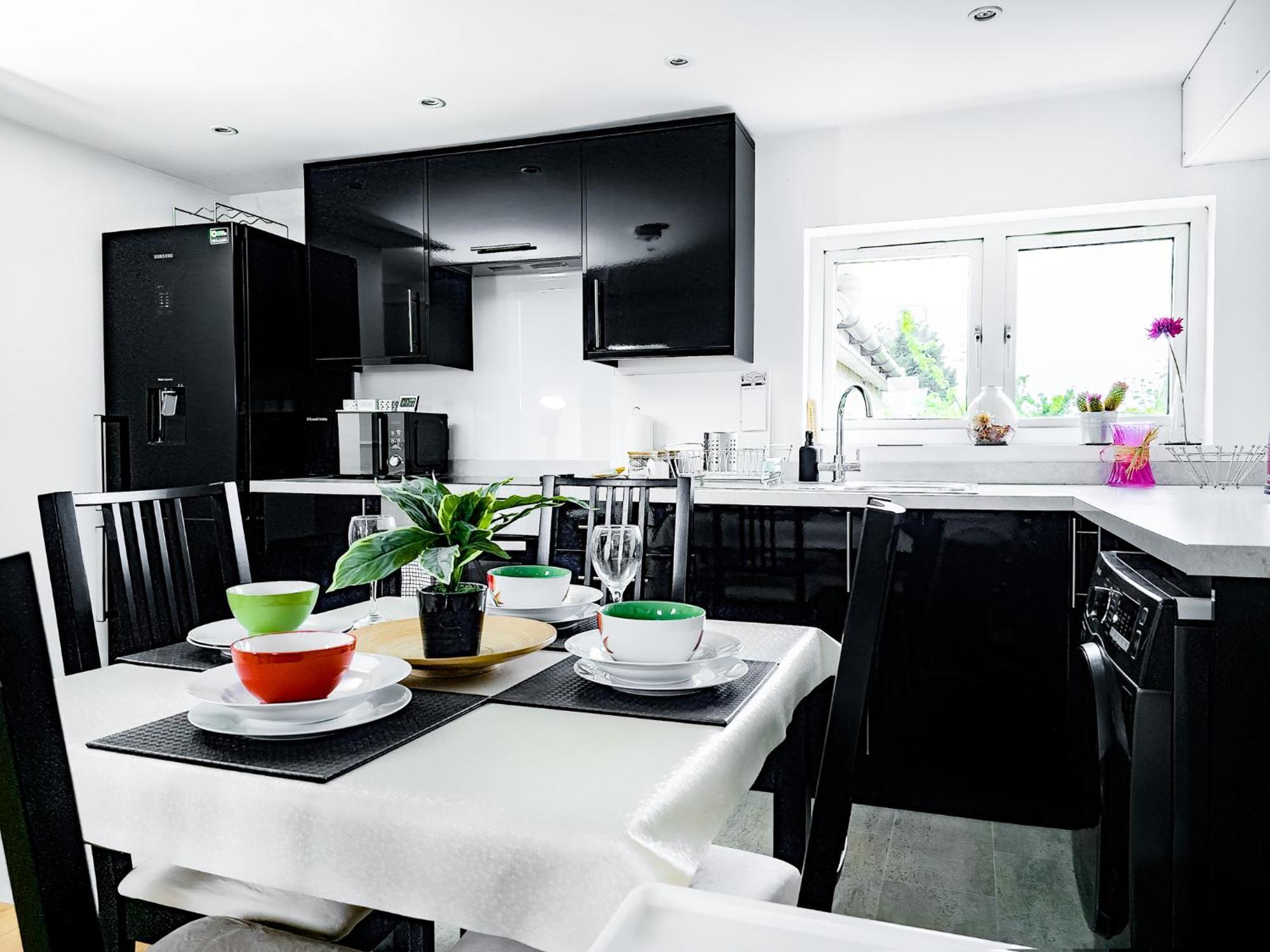 Charming London Home, Opp Arnos Grove Underground Station, Parking New Southgate エクステリア 写真