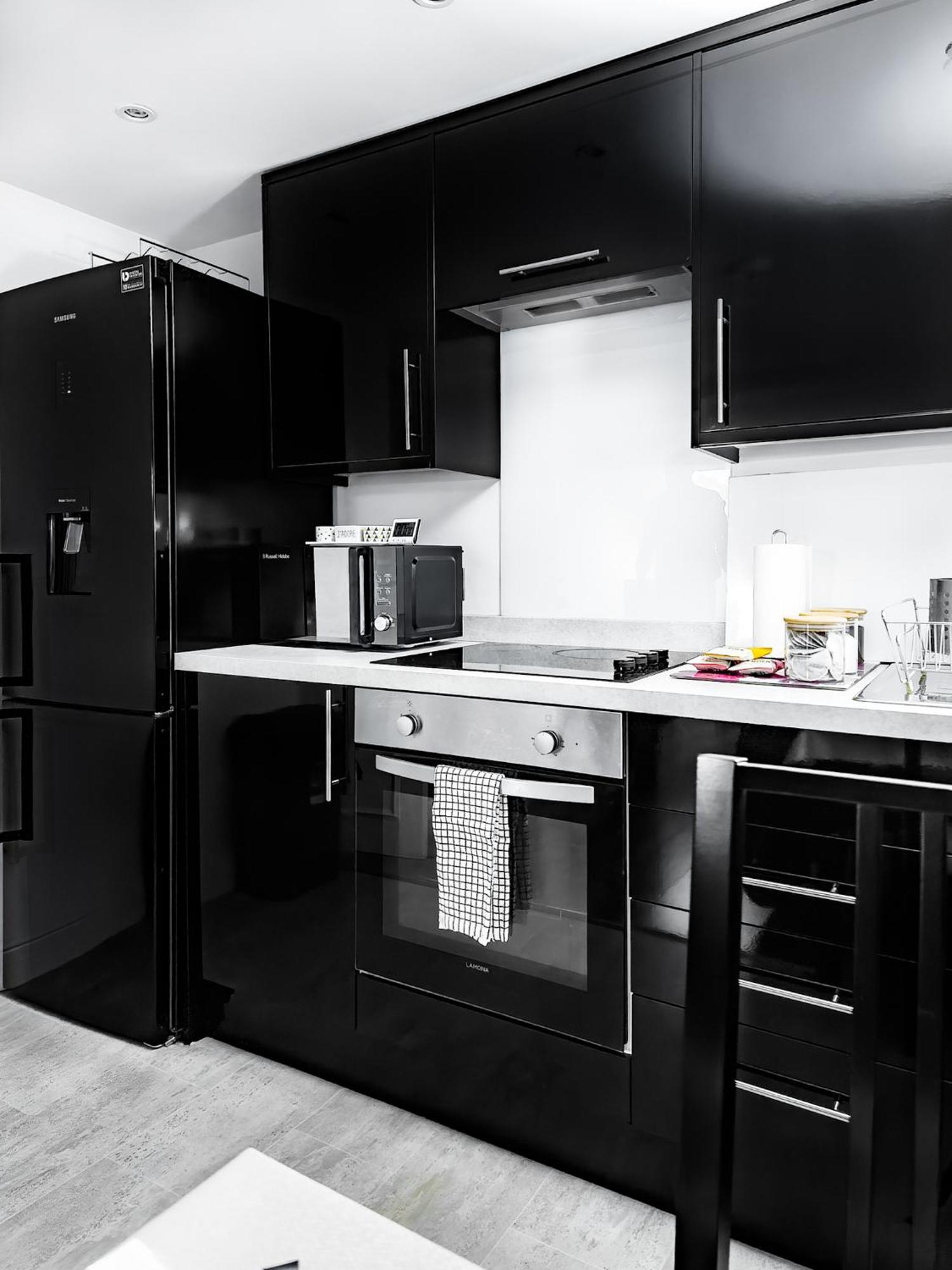 Charming London Home, Opp Arnos Grove Underground Station, Parking New Southgate エクステリア 写真