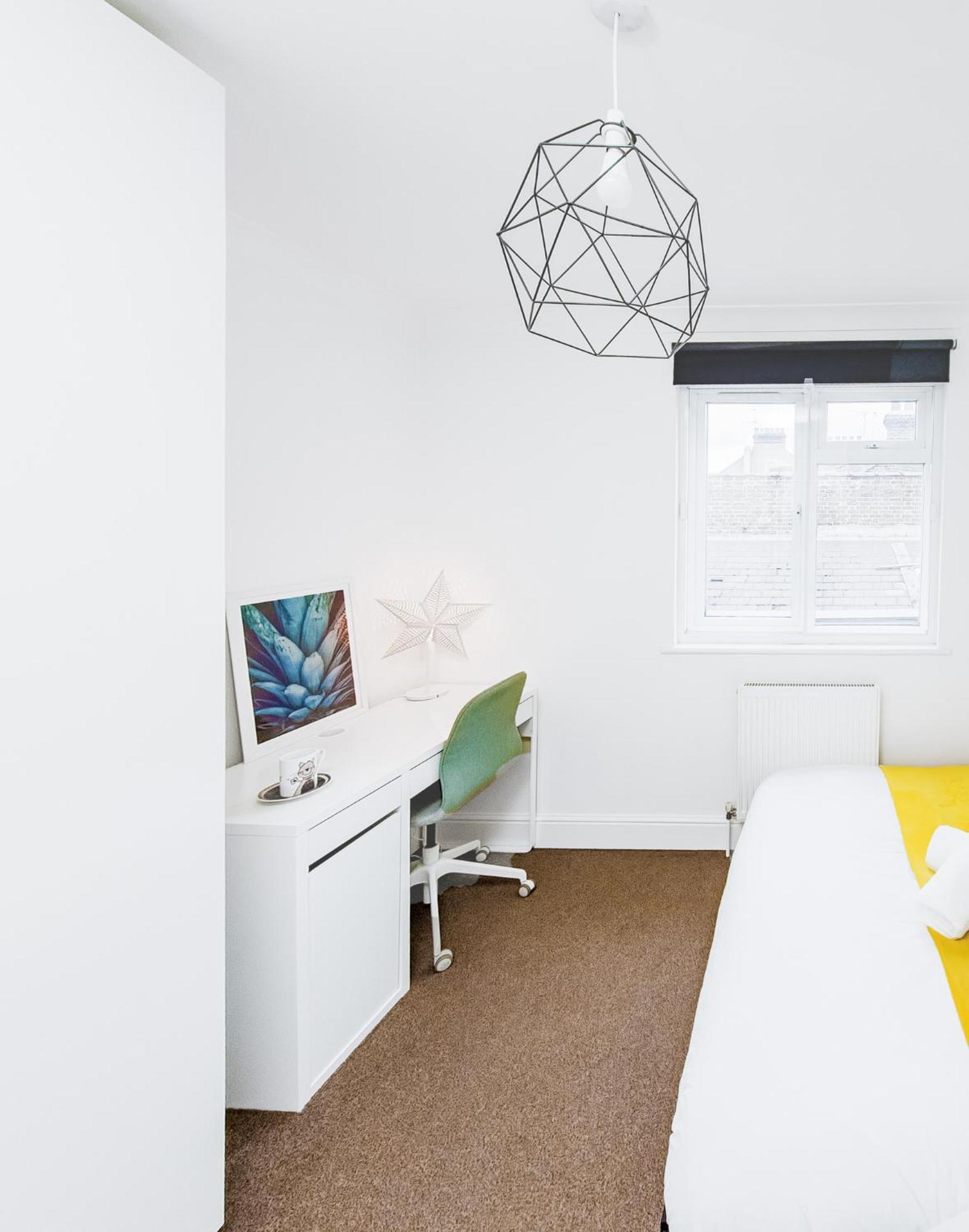 Charming London Home, Opp Arnos Grove Underground Station, Parking New Southgate エクステリア 写真