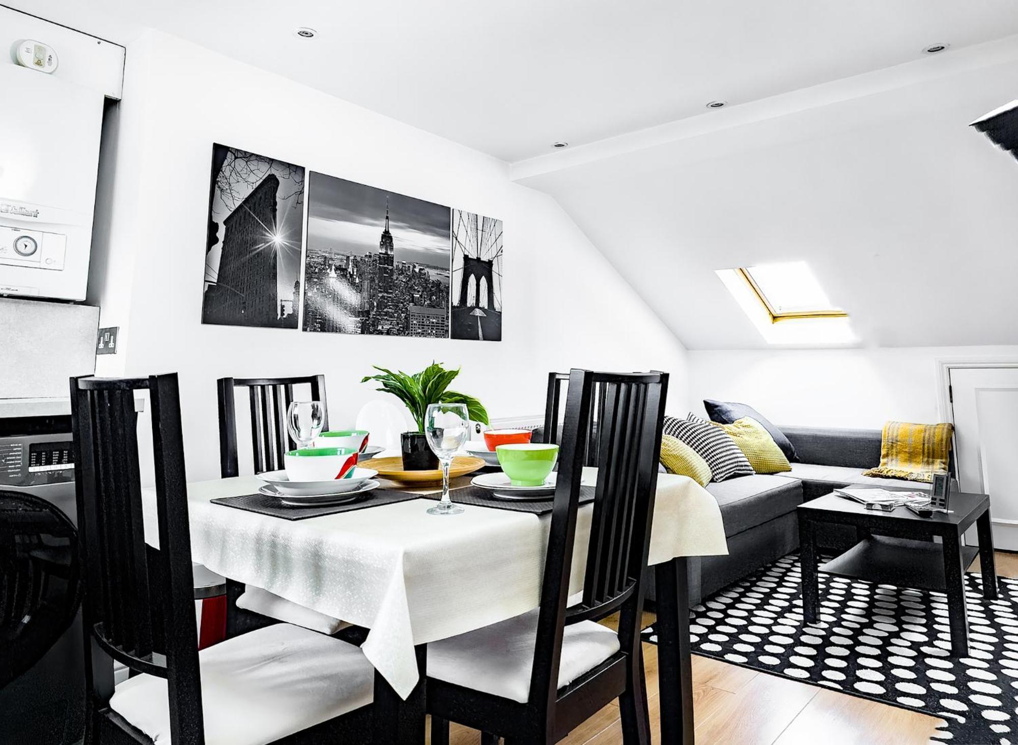 Charming London Home, Opp Arnos Grove Underground Station, Parking New Southgate エクステリア 写真