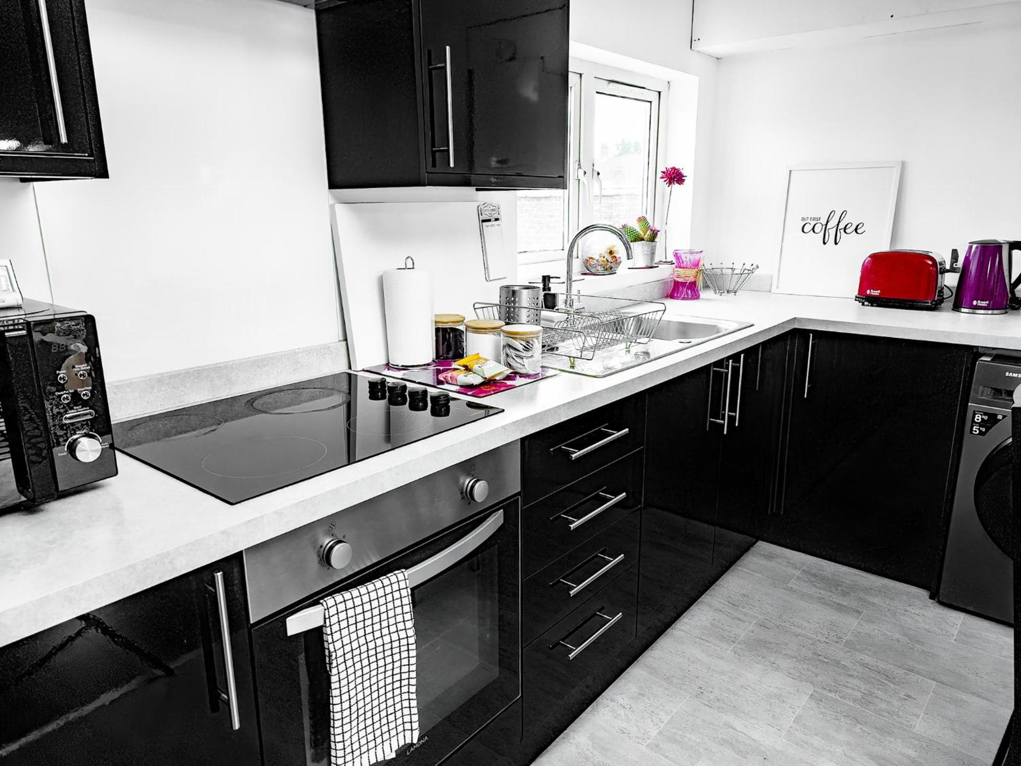 Charming London Home, Opp Arnos Grove Underground Station, Parking New Southgate エクステリア 写真