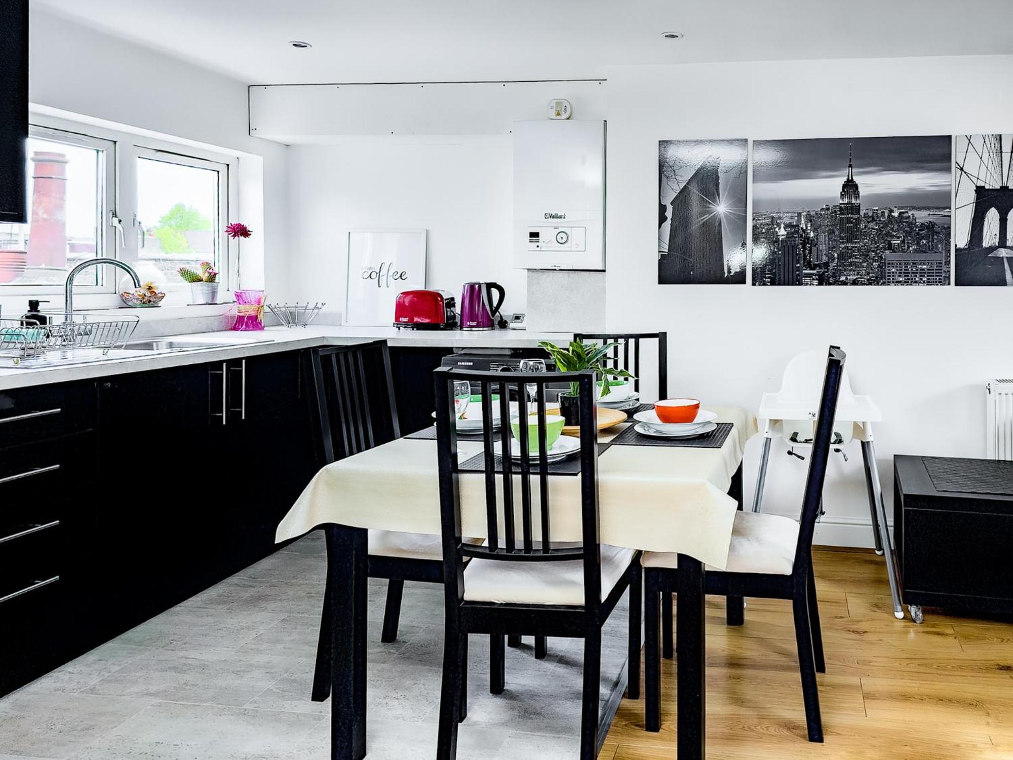 Charming London Home, Opp Arnos Grove Underground Station, Parking New Southgate エクステリア 写真